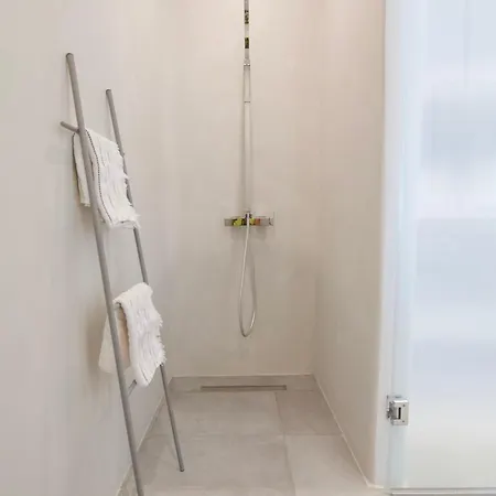 Alexander 아파트호텔