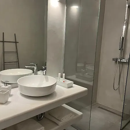 Alexander Aparthotel