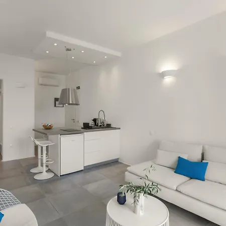 Alexander Aparthotel Drios