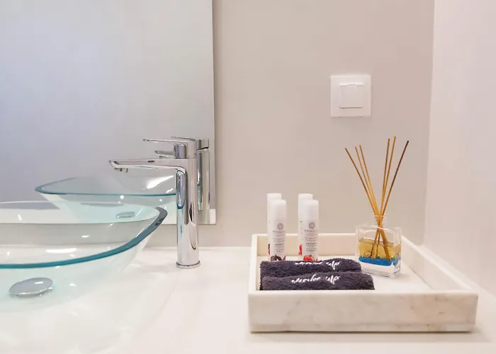 Ξενοδοχείο με διαμερίσματα Alexander 4*